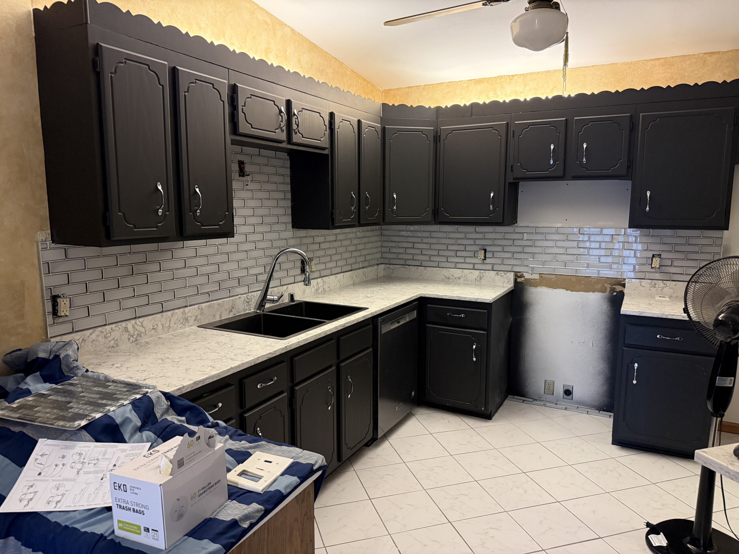 glass-tile-backsplash-mirror